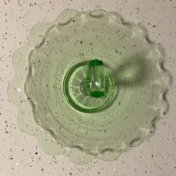 Vintage green glass scalloped edge center handle tray - EUC!! - Picture 4 of 5